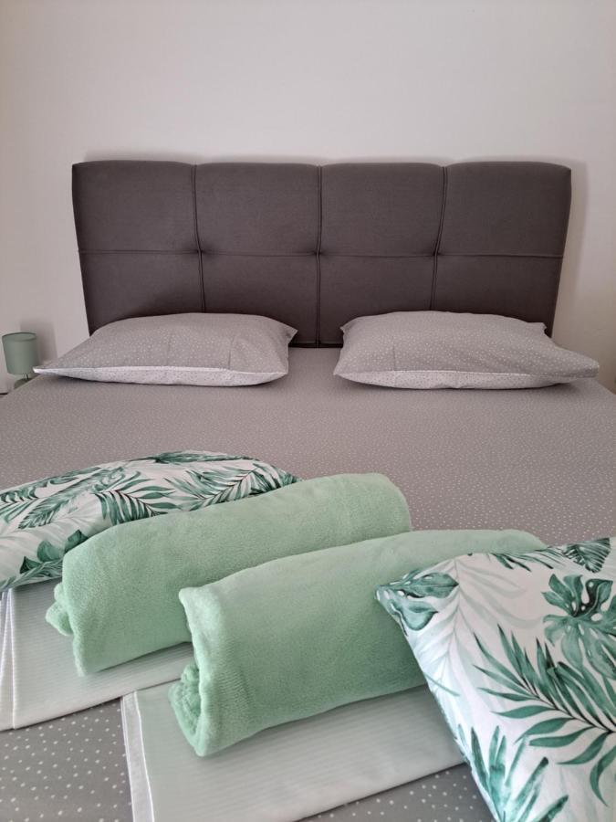 Apartments&Room Babic คาชเตลา ภายนอก รูปภาพ
