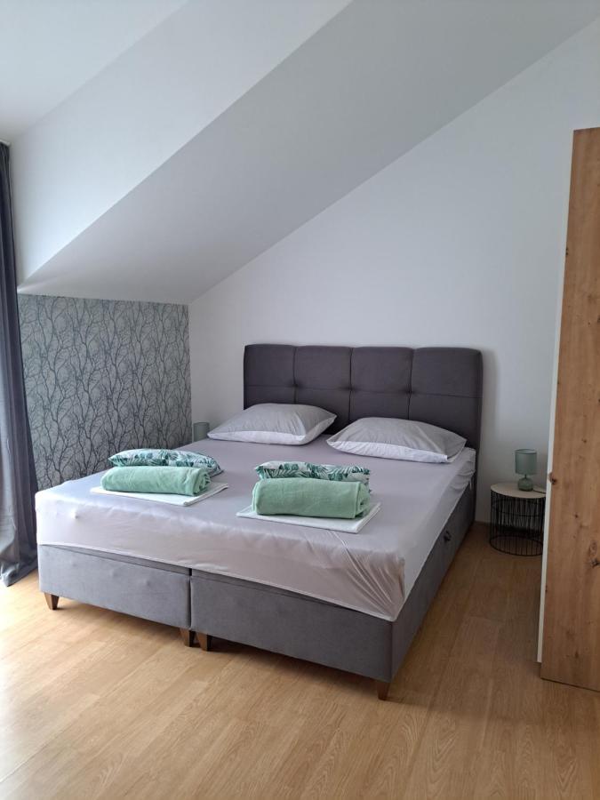 Apartments&Room Babic คาชเตลา ภายนอก รูปภาพ