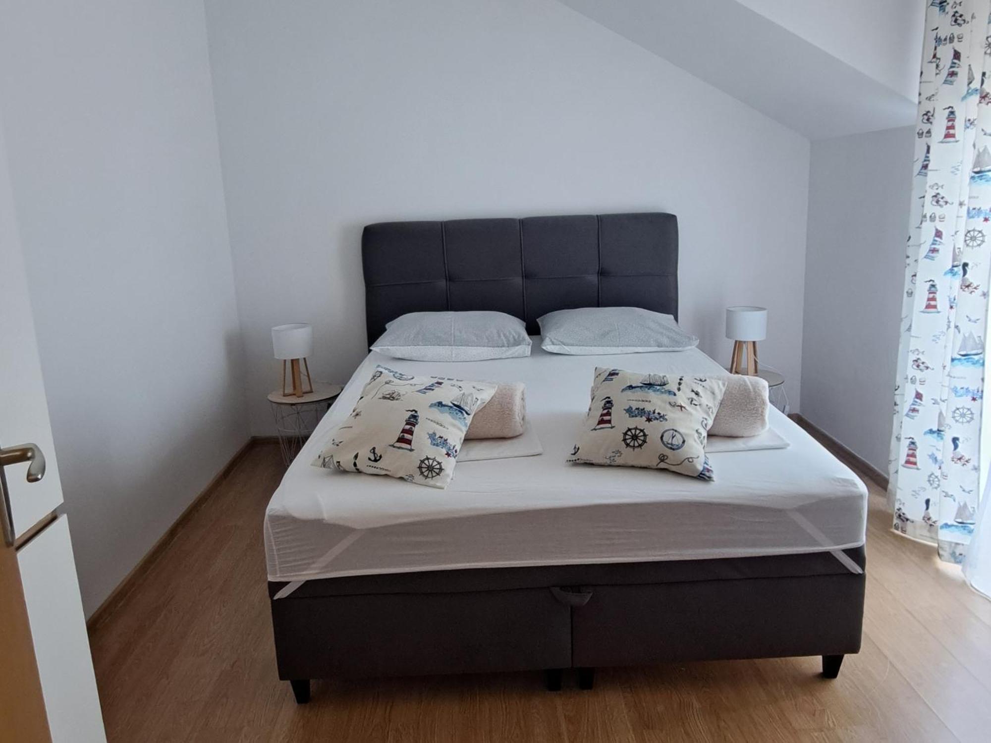 Apartments&Room Babic คาชเตลา ห้อง รูปภาพ
