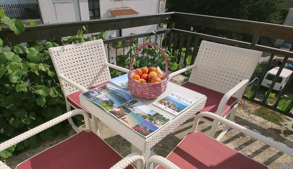 Apartments&Room Babic คาชเตลา ภายนอก รูปภาพ